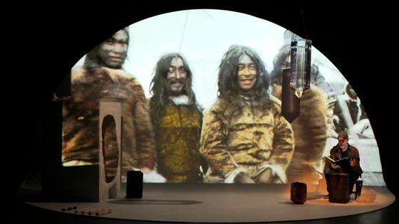"Les Âmes offensées" #1 Les derniers chasseurs Inuits - Peau d’ours sur ciel d’avril - Pascal Victor
