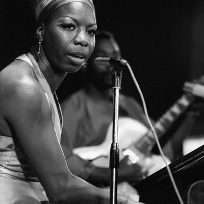 La chanteuse de jazz américaine Nina Simone se produit en juillet 1969 lors d'un concert dans le cadre du festival panafricain d'Alger.