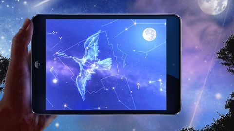 L'application Carte du Ciel permet de visualiser en réalité augmentée les constellations en pointant son smartphone ou sa tablette vers le ciel