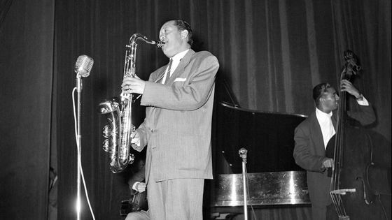 Lester Youg (non datée), saxophoniste ténor américain (1909-1959), créateur d'un style d'improvisation qui a jeté les bases du solo dans le jazz moderne. ©AFP - STF