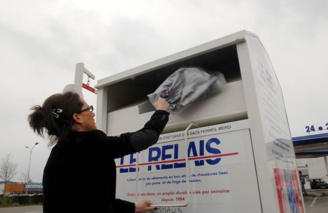 Le Relais récupère 220 000 tonnes de vêtements chaque année en France