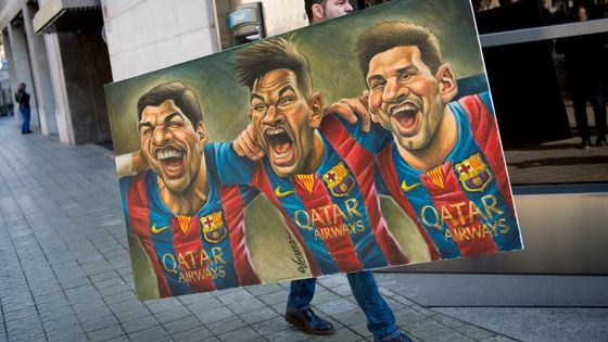 Luis Suarez, Neymar et Lionel Messi sur une caricature de Vizcarra ©AFP - Josep Lago