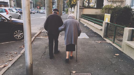 Comment prendre soin de nos plus vieilles années ? ©Getty - Serge Vuillermoz / EyeEm