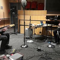 Serge Teyssot-Gay et Carol Robinson en enregistrement pour le Art's Birthday au studio 109