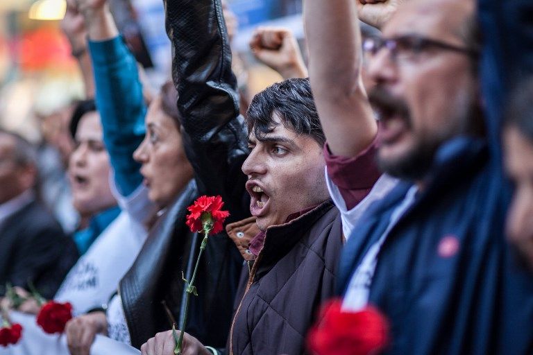 Manifestants le 31 mai 2017 à Istanbul, pour le 4ème anniversaire de la protestation du Parc Gezi, réunis sous le slogan "No is does not end. Continue to Resist"