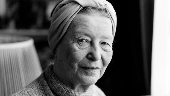 Simone de Beauvoir en 1983 à Paris. ©AFP - MICHELE BANCILHON