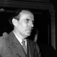 Louis-Ferdinand Céline se rend au Palais de Justice. Il attaquait les éditions Julliard pour diffamation après la parution du "Journal" d'Ernst Jünger - 1951