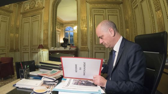 Jean-Michel Blanquer, ministre de l'Education nationale, doit livrer ses arbitrages d'ici la mi-février, pour une réforme en 2021 ©AFP - JOEL SAGET
