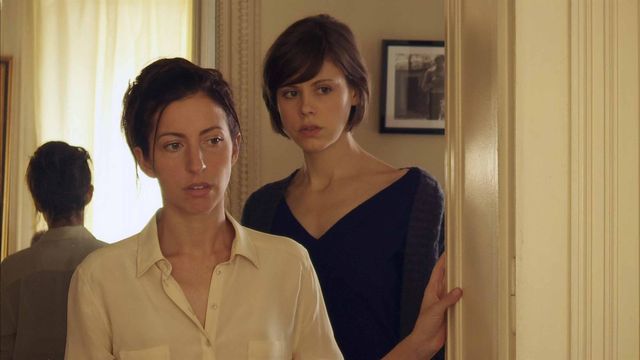Eric Neuhoff à propos du film de Jean-Claude Brisseau : "Comment dire ? C'est comme si "Hélène et les garçons" avait été réalisé par Marc Dorcel. Un truc qu'on voit rarement au cinéma"