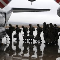 Des soldats turcs sont envoyés à Afrin, au nord-ouest de la Syrie, pour l'opération "Rameau d'olivier" à l'encontre des Kurdes qui contrôlent cette enclave