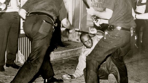 Arrestation en 1964 à Harlem ©Getty - Buyenlarge