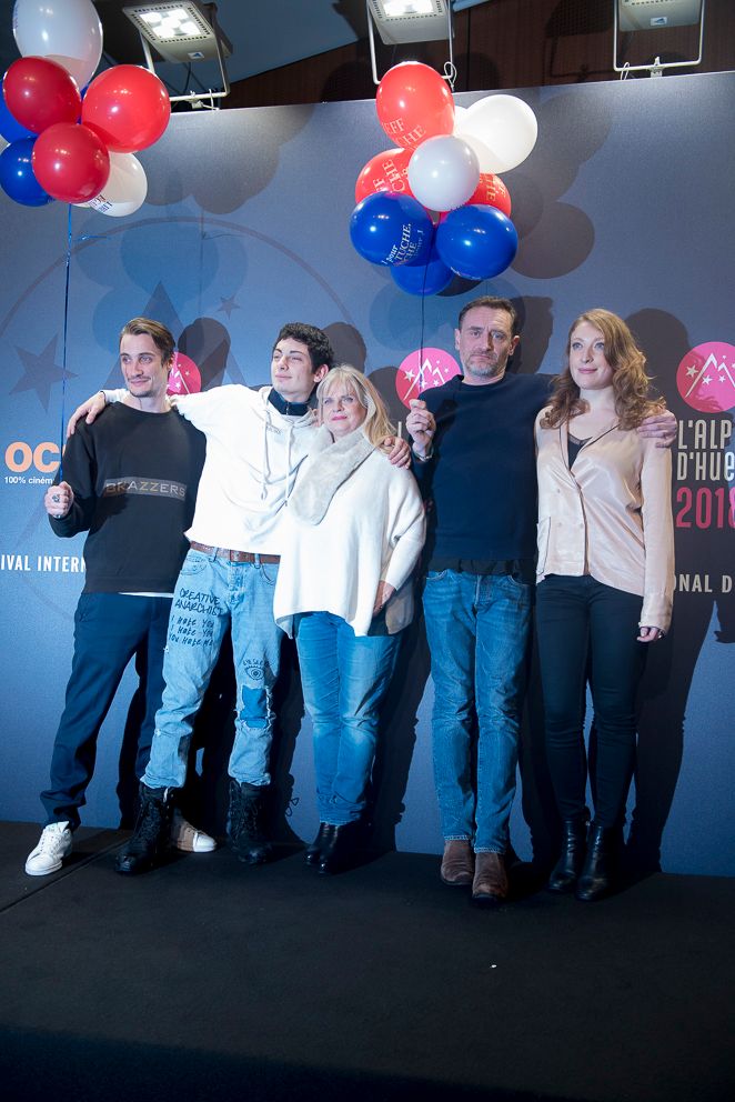 La famille Tuche au complet lors de l'avant-première du film "Les Tuche 3" au 21 Festival International du film de comédie de l'Alpe d'Huez en Isère