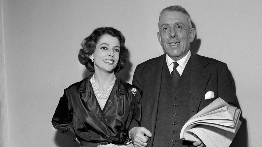 Denise Duval et Francis Poulenc lors de l'enregistrement de l'émission "Livre d'or de Paris Inter", Salle Gaveau de Paris, 1960.