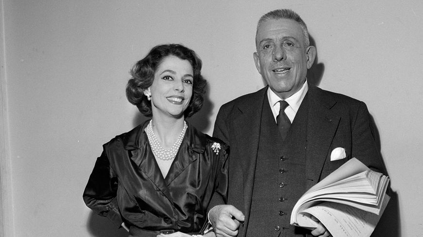 Denise Duval et Francis Poulenc lors de l'enregistrement de l'émission "Livre d'or de Paris Inter", Salle Gaveau de Paris, 1960.