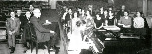 Cours de Maurice Emmanuel - Classe du Conservatoire de Paris, avec Olivier Messiaen