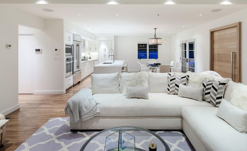 RIHANNA HOLLYWOOD HOME