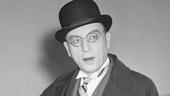 Louis Jouvet dans "L'Ecole des femmes" de Molière (photo recadrée),1950. - By Nijs, Jac. de / Anefo, via Wikimedia Commons