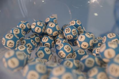 Une photo prise le 23 février 2017 à Paris montre des boules utilisées pour le tirage Loto de la Française des Jeux (FDJ) Une photo prise le 23 février 2017 à Paris montre des boules utilisées pour le tirage Loto de la Française des Jeux (FDJ)