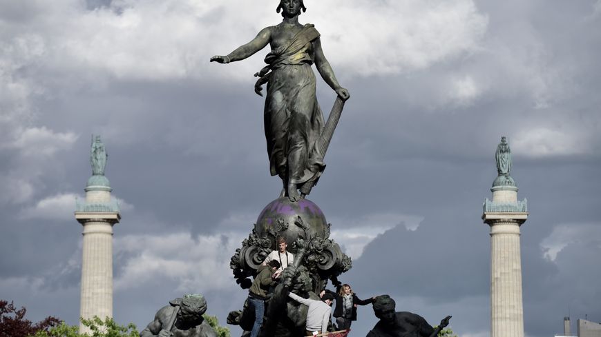 Statue du triomphe de la République, Place de la Nation, 1er mai 2017