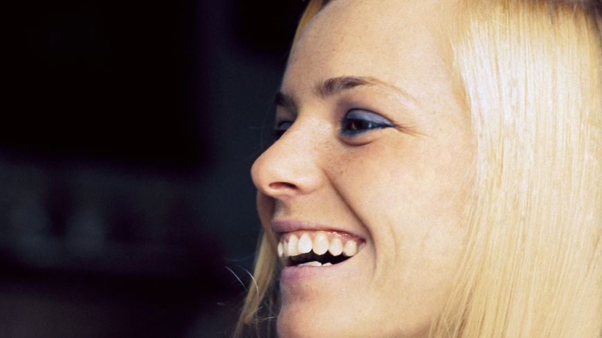 France Gall, chez elle à Paris, en 1968