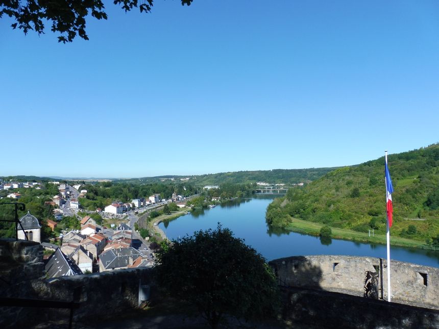 La Moselle, avant d'entrer au Luxembourg