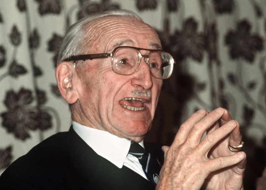 Friedrich Hayek en 1983 à Madrid