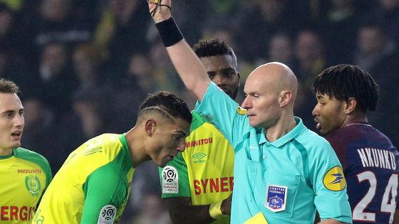 L'arbitre Tony Chapron, le 14 January 2018, Nantes. ©Maxppp - EDDY LEMAISTRE/EPA