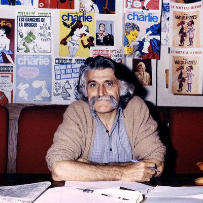 François Cavanna en 1987 dans les bureaux de Charlie Hebdo