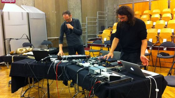 le duo NOORG au studio 107 pour Tapage nocturne ©Radio France - Bruno Riou Maillard