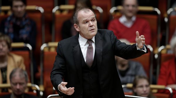 François-Xavier Roth nommé artiste associé à la Philharmonie de Paris
