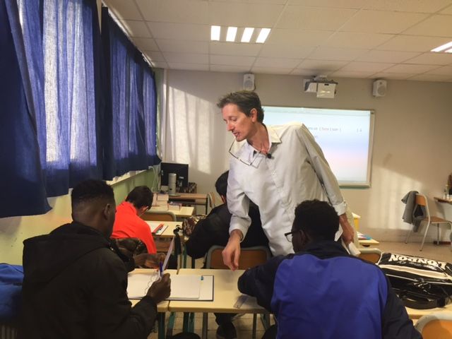 Dominique Resch avec ses élèves