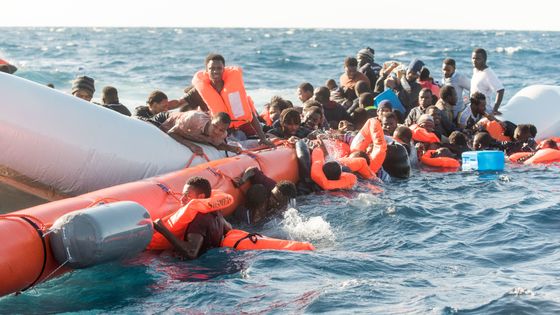 Migrants essayant de traverser la Méditerranée pour aller en Italie, 27 janvier 2018 ©AFP - LAURIN SCHMID / SOS MEDITERRANEE / PICTURE ALLIANCE / DPA