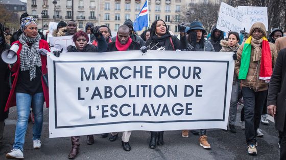 Marche pour l'abolition de l'esclavage en décembre 2017 à Paris. ©Maxppp - Sadak Souici