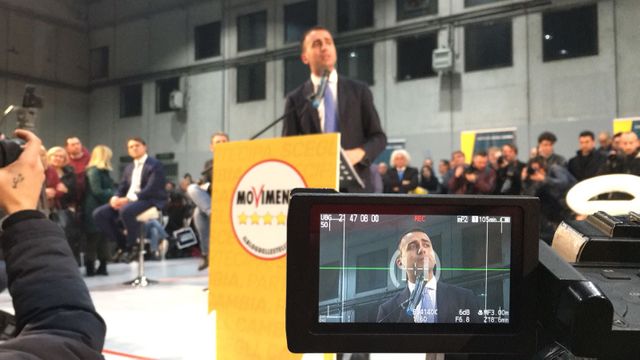 Luigi Di Maio en meeting près de Naples à Pomigliano d’Arco
