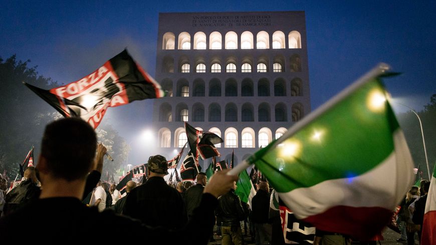 Manifestation de Forza Nuova à Rome. La nostalgie du fascisme et le rejet des migrants s'expriment avec force en Italie à un mois des élections