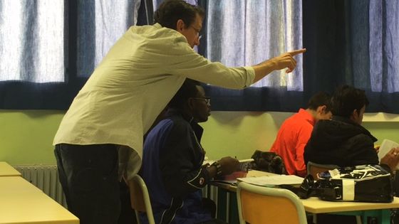 Dominique Resch dans sa classe ©Radio France - Lenora Krief