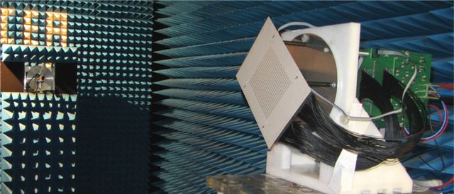 Test d'une antenne 5G en chambre anéchoide au CEA Leti