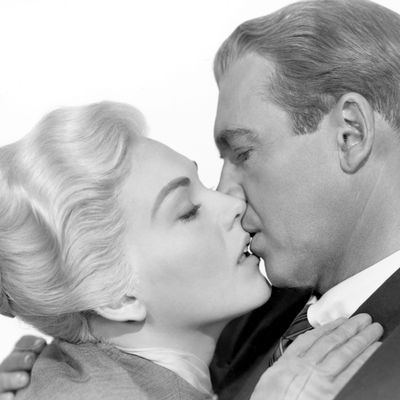 James Stewart (Det. John 'Scottie' Ferguson) et Kim Novak (Madeleine Elster/Judy Barton ) dans Vertigo