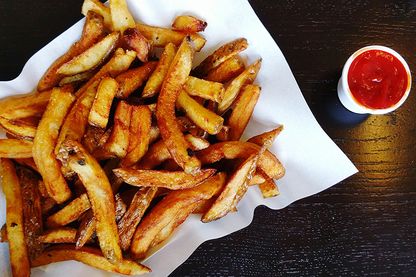 Goûtes mes frites ! Goûtes mes frites !