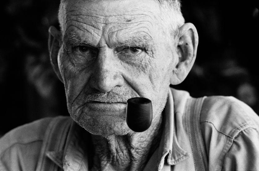 Oom At Geel, Nietverdiend, Marico Bushveld, province du Nord-Ouest, décembre 1964 Épreuve gelatino-argentique, 33 x 48,5 cm Courtesy David Goldblatt et Goodman Gallery Johannesburg et Cape Town