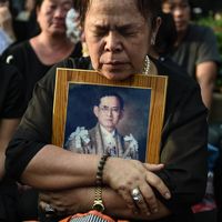 Hommage au roi thaïlandais Bhumibol Adulyadej, mort le 13 octobre 2016, à Bangkok.