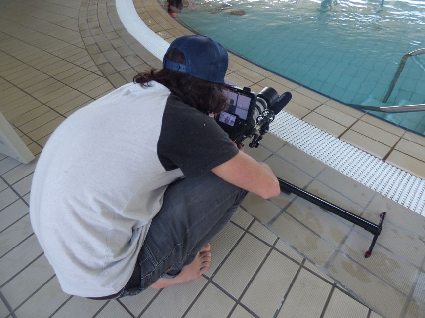 Clément Harel, réalisateur de "shores of fear", en plein tournage au CERS de Capbreton