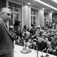 Roland Barthes au Collège de France en 1977.