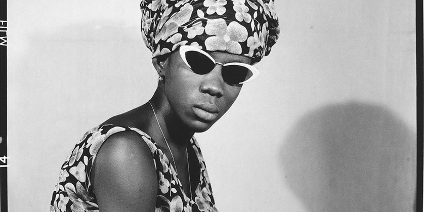 Mademoiselle Kadiatou Touré avec mes verres fumés, 1969.