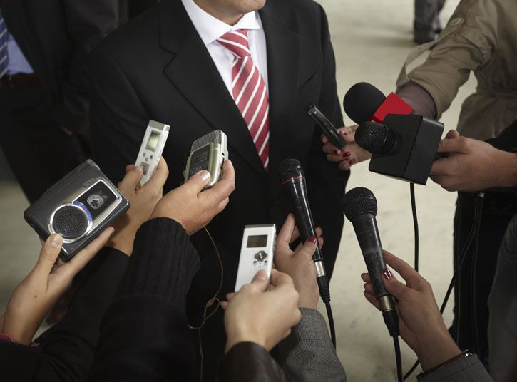 Médias et fabrication de l'opinion politique