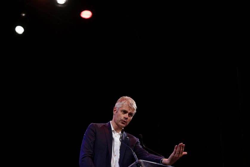 Laurent Wauquiez délivre un discours pendant un meeting de campagne en décembre 2017 à Lille
