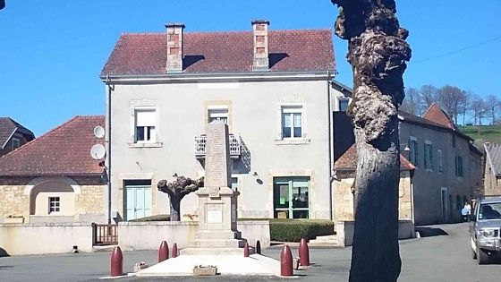 Place de Nantheuil - Nantheuil