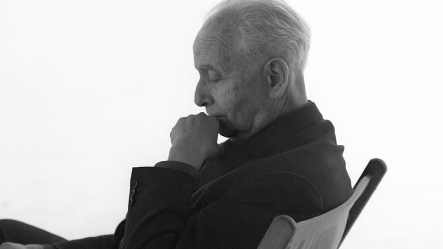 Louis Aragon sur le plateau de l'émission "plain chant" consacrée à la poésie, 1970