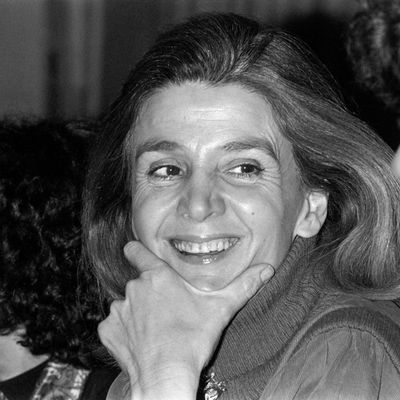 Gisèle Halimi, présidente du mouvement "Choisir", anime un débat, le 6 mars 1978, au Havre, où elle est venue soutenir la candidature de Monique Petit (D) qui se présente dans la 6ème circonscription.