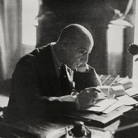 Gabriele D'Annunzio en novembre 1922 à Gardone Riviera
